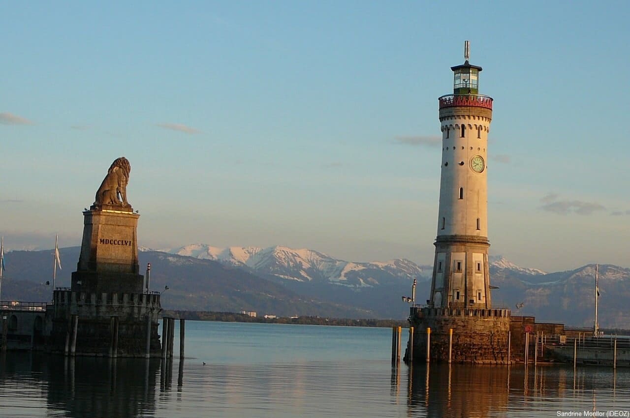 lindau phare et lion et arrière plan des alpes (2) lindau phare et lion et arrière plan des alpes (2)