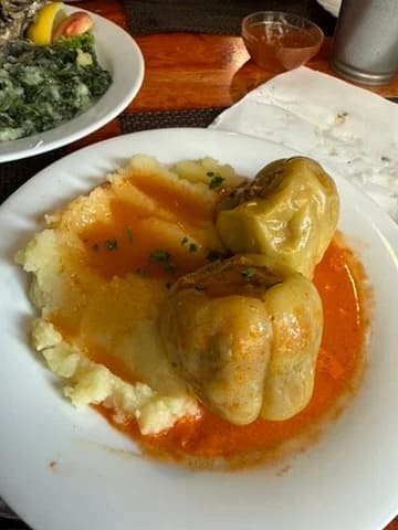 buffe simun sibenik plat de poivrons farcis croates