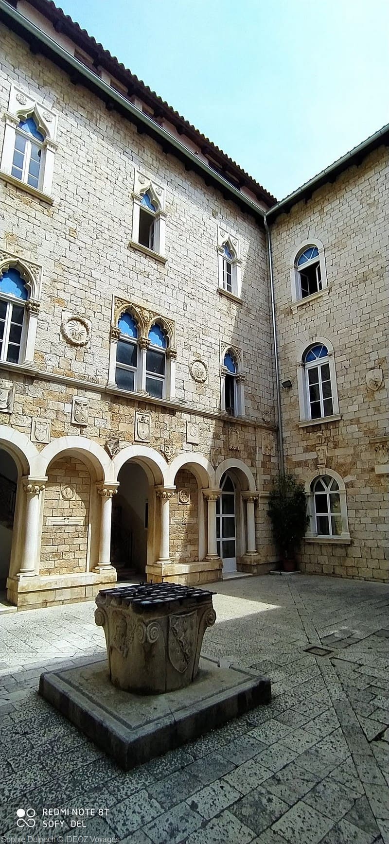 centre historique trogir fontaine