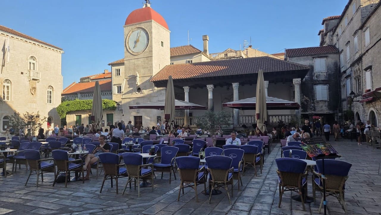 centre historique trogir place centrale