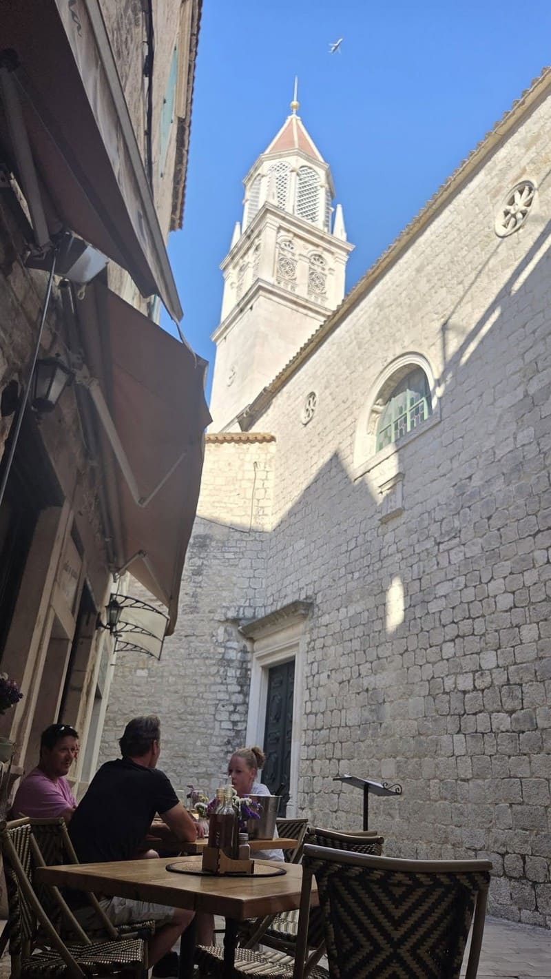 ruelle et clocher de trogir