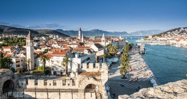 trogir panorama vieille ville et riva
