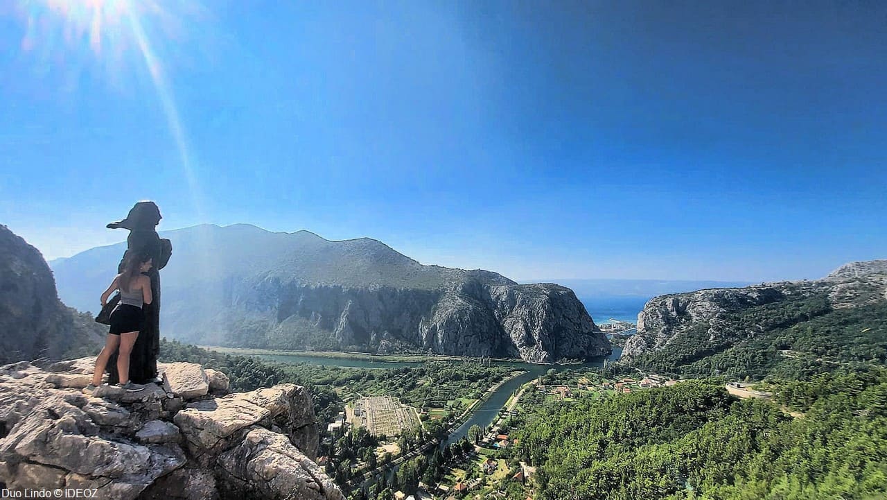 vue deu canyon de cetina depuis la statue de mila gojsalic (1) vue deu canyon de cetina depuis la statue de mila gojsalic (1)