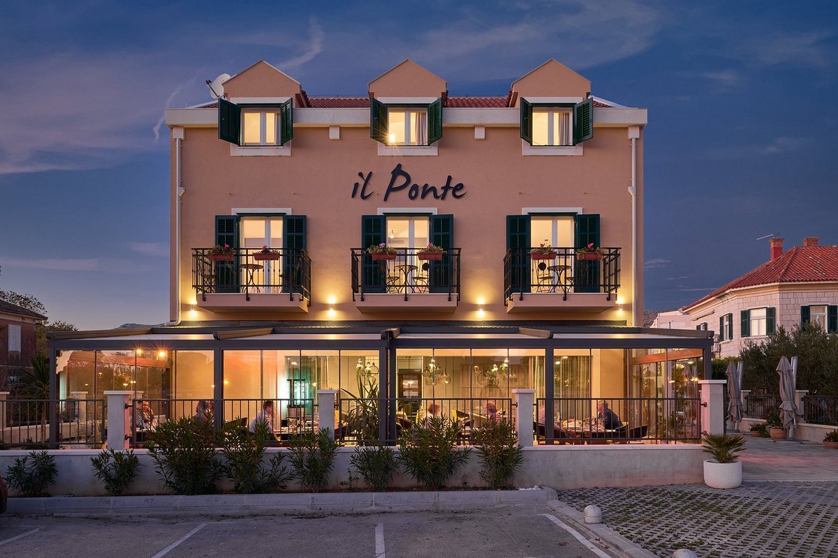 restaurant il ponte trogir extérieur