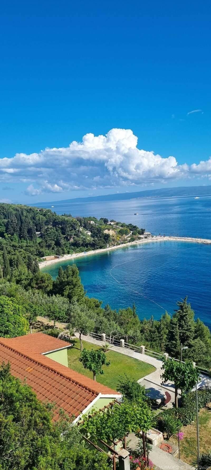 aperçu de la plage de kasjuni split