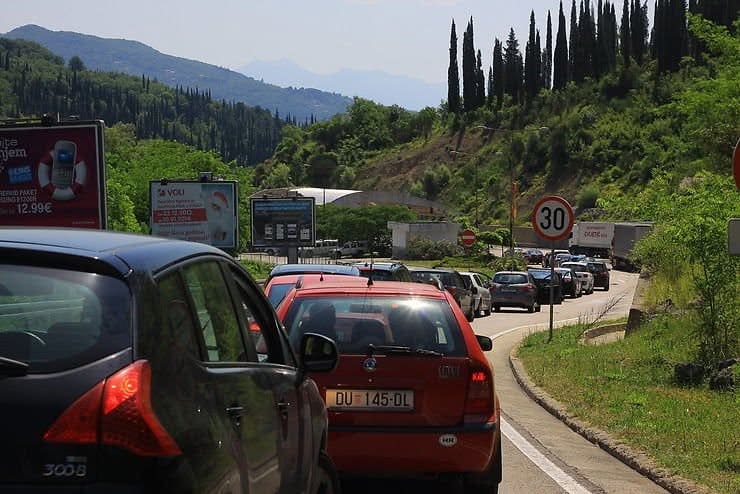 crossing borders croatia montenegro