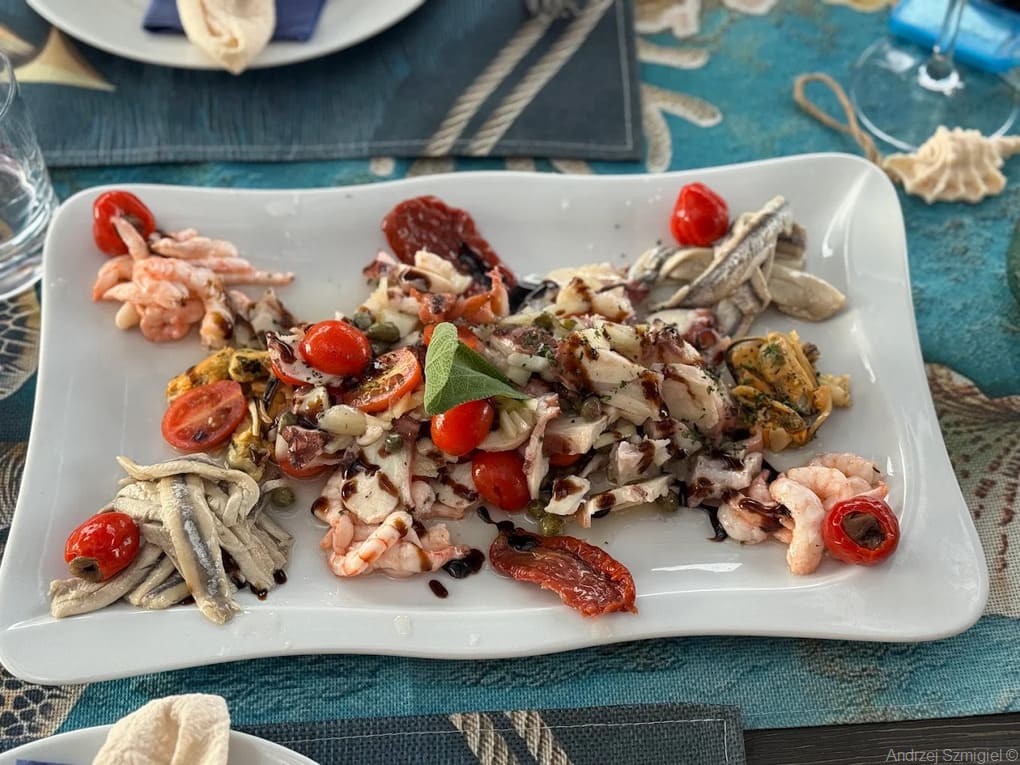 konoba mandrac ston plat d'entrées de l'adriatique