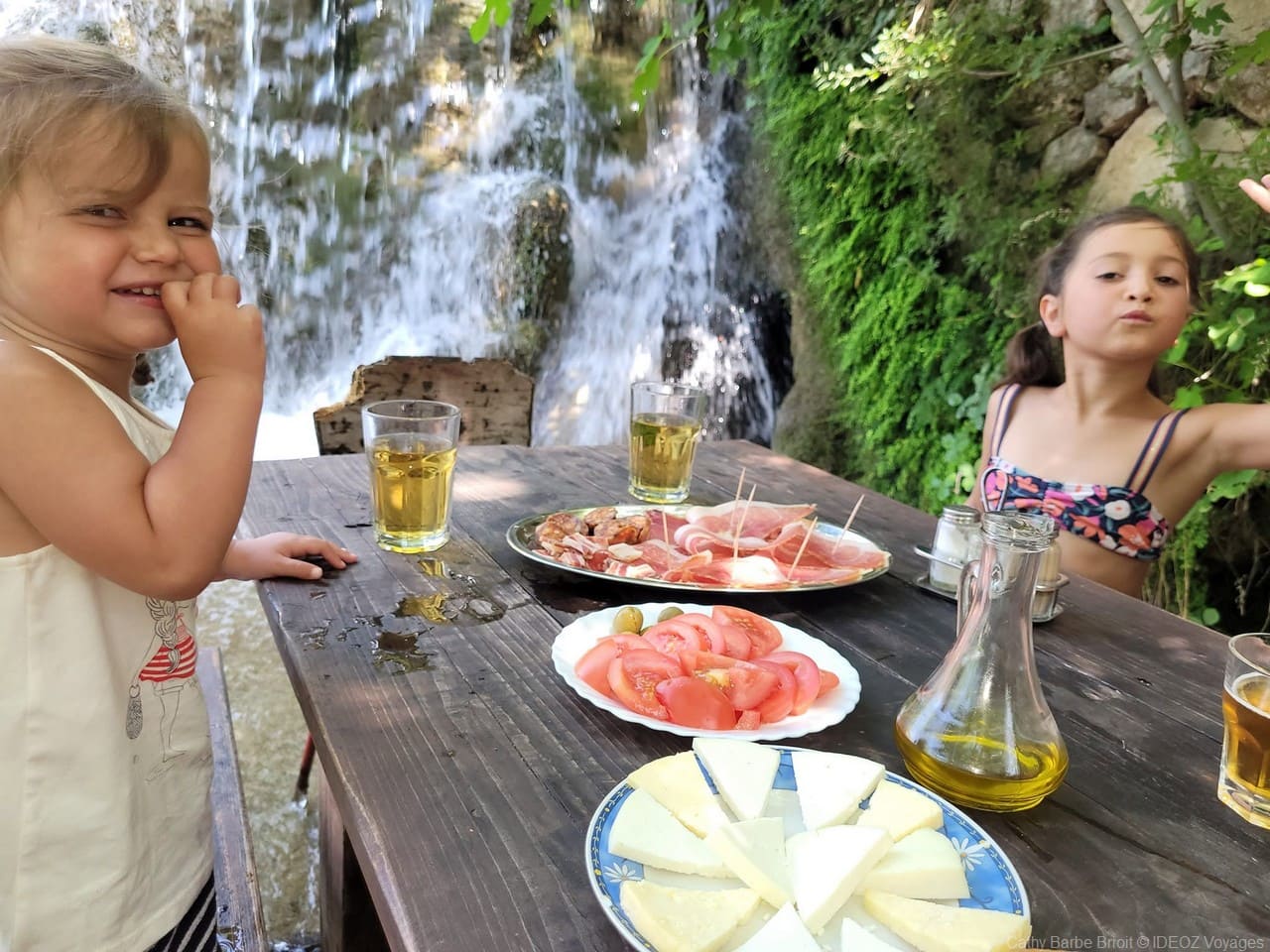 on se régale prsut et fromage en famille au seosko domacinstvo kristijan