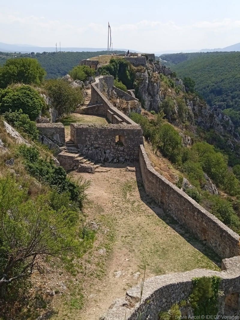 remparts de la forteresse de knin