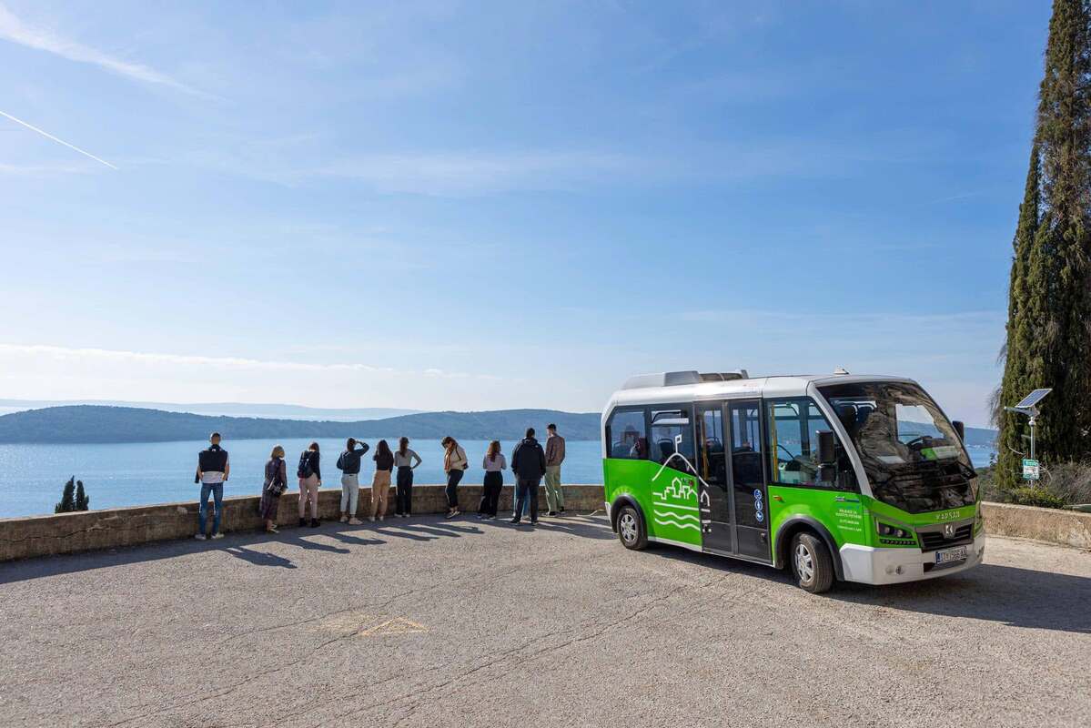 visite en petit bus électrique dans le parc marjan split