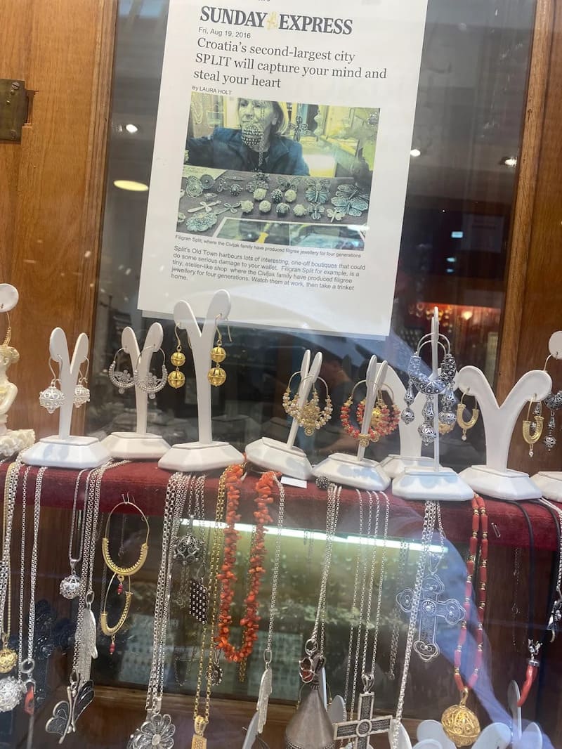 vitrine bijouterie filigran split