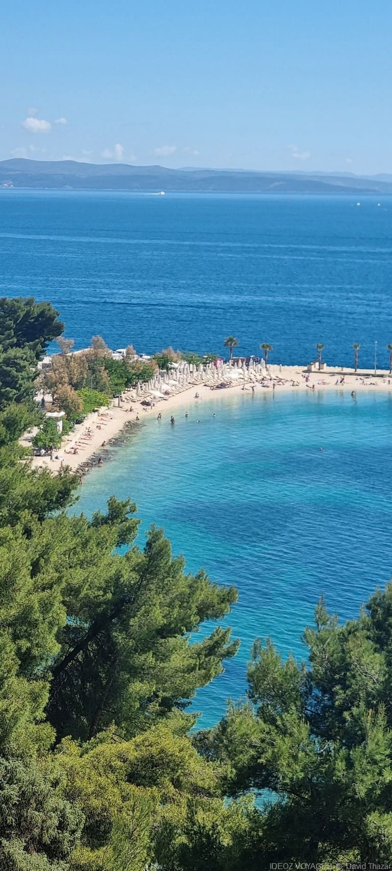 vue de kasjuni beach depuis parc marjan (1)