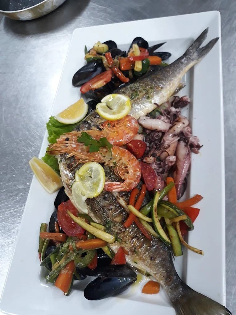 konoba galijun poissons et crustacés