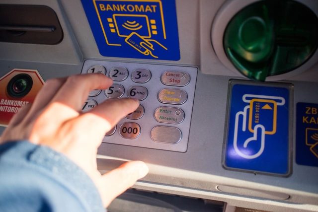 bankomat distributeur automatique d'argent en croatie (1)