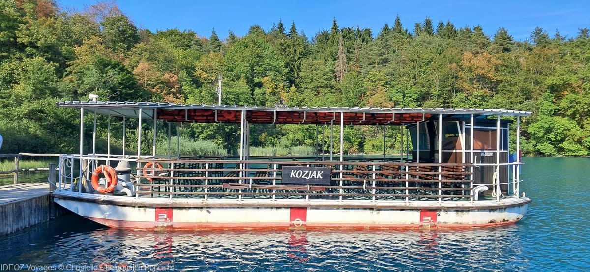 bateau électrique sur le lac kozjak