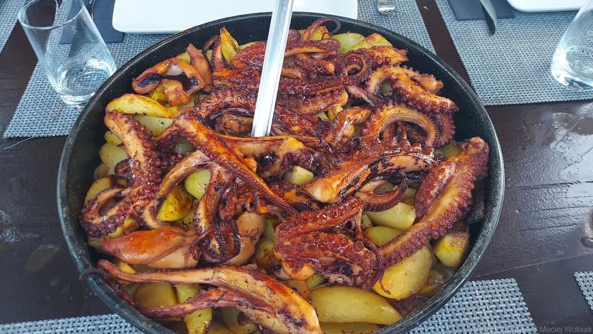 konoba sesula peka poulpe