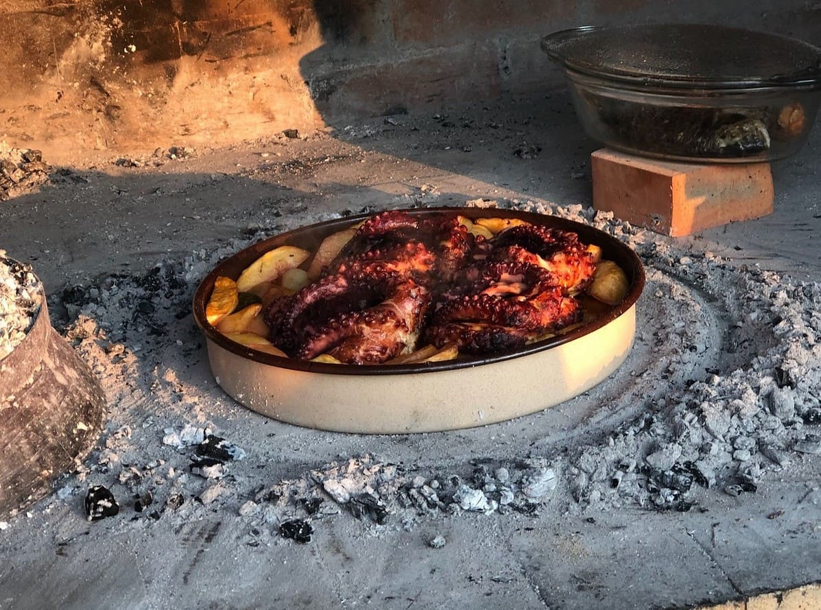 peka de poulpe konoba argola podstrana