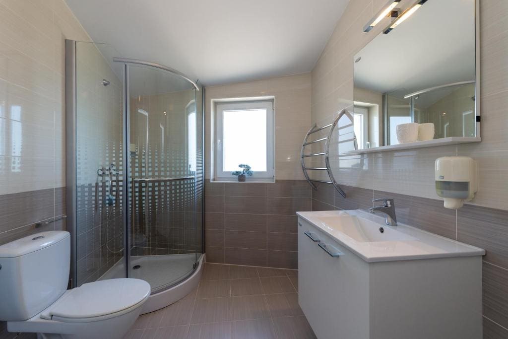 salle de bain appartement barba maslenica (1)