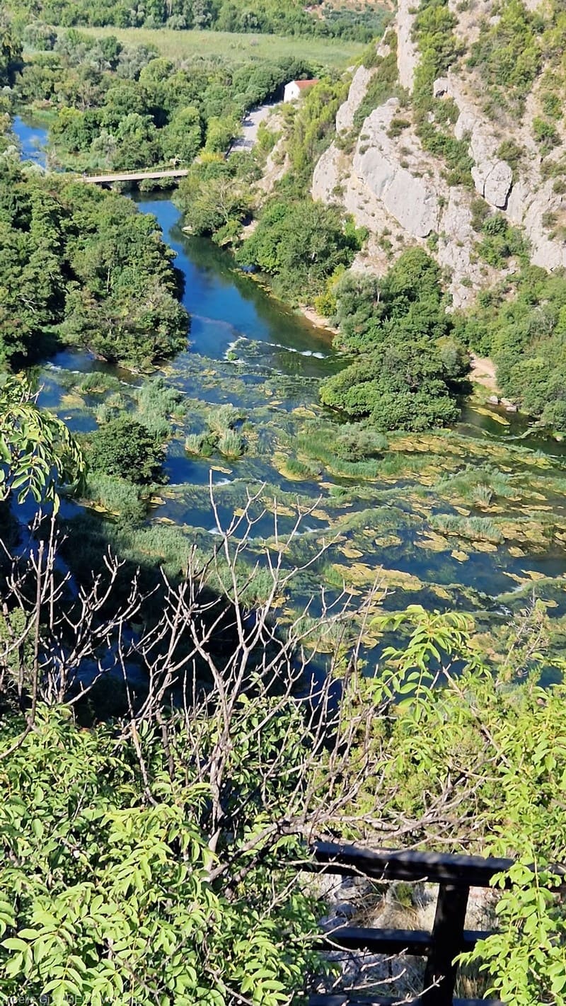sentier stinica montée vers la grotte (1)