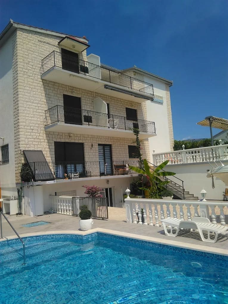 villa spehar kastela maison d'hôtes et piscine