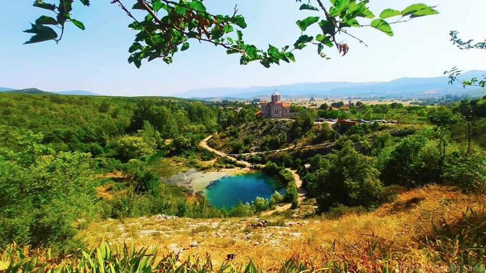 village de cetina et source