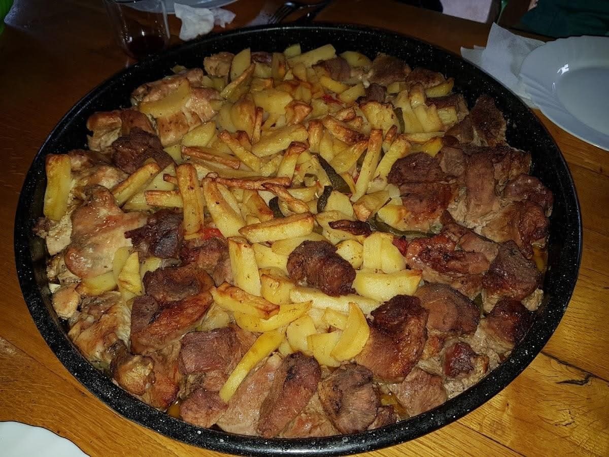 ramića dvori paklenica peka croate