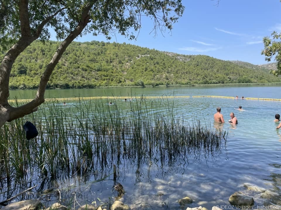 Zone de baignade autorisée à Roški slap dans le parc national de Krka