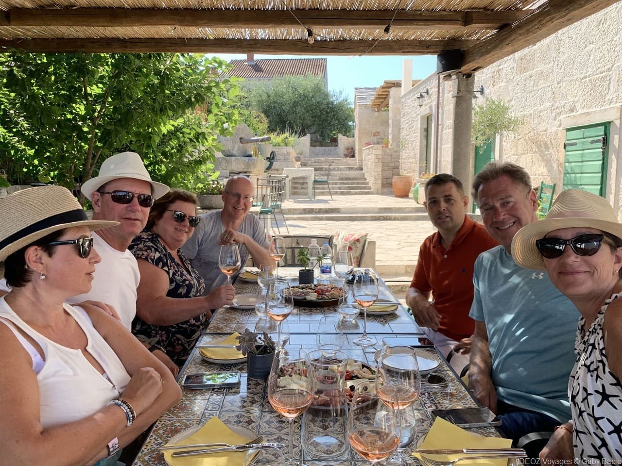 dégustation de vins et des saveurs de korcula avec gaby en français