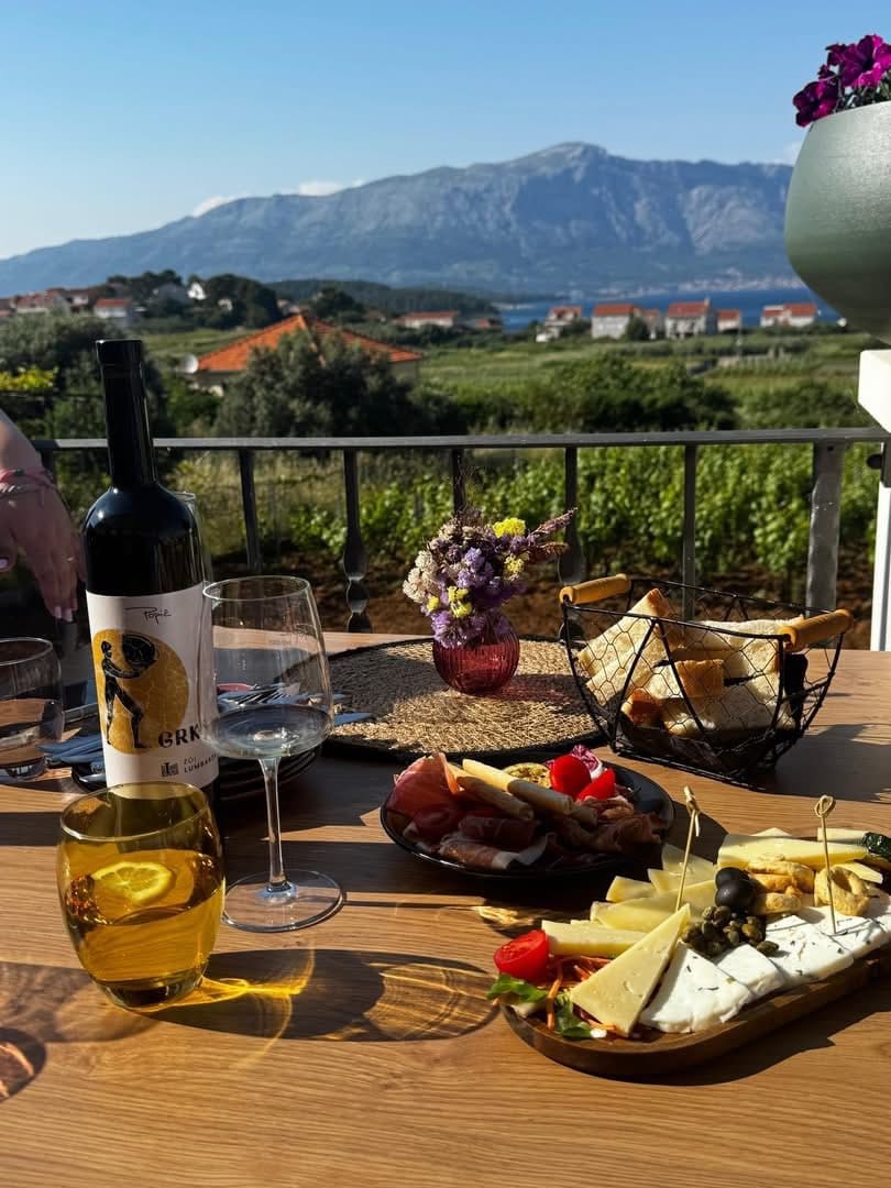 Dégustation de vin Grk et produits locaux dans les vignobles de Lumbarda à Korčula