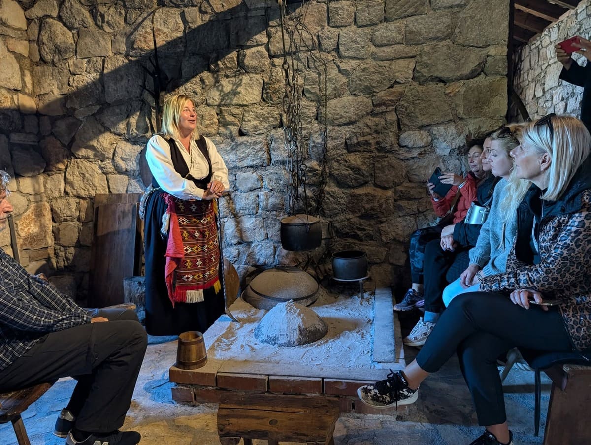 foyer dans une ferme dalmate traditionnelle etnoland dalmati