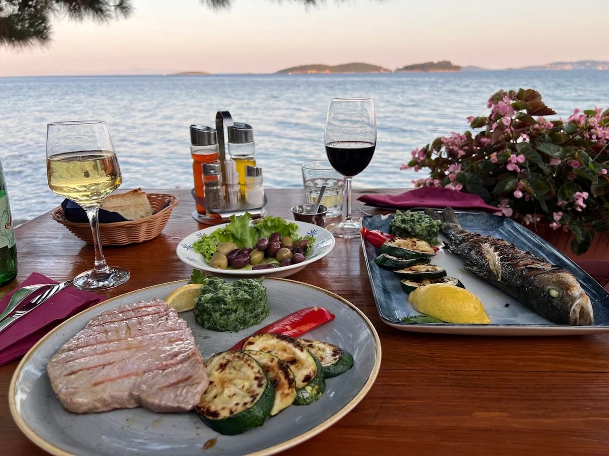 konoba andiamo orebic steak de thon et poisson grillé
