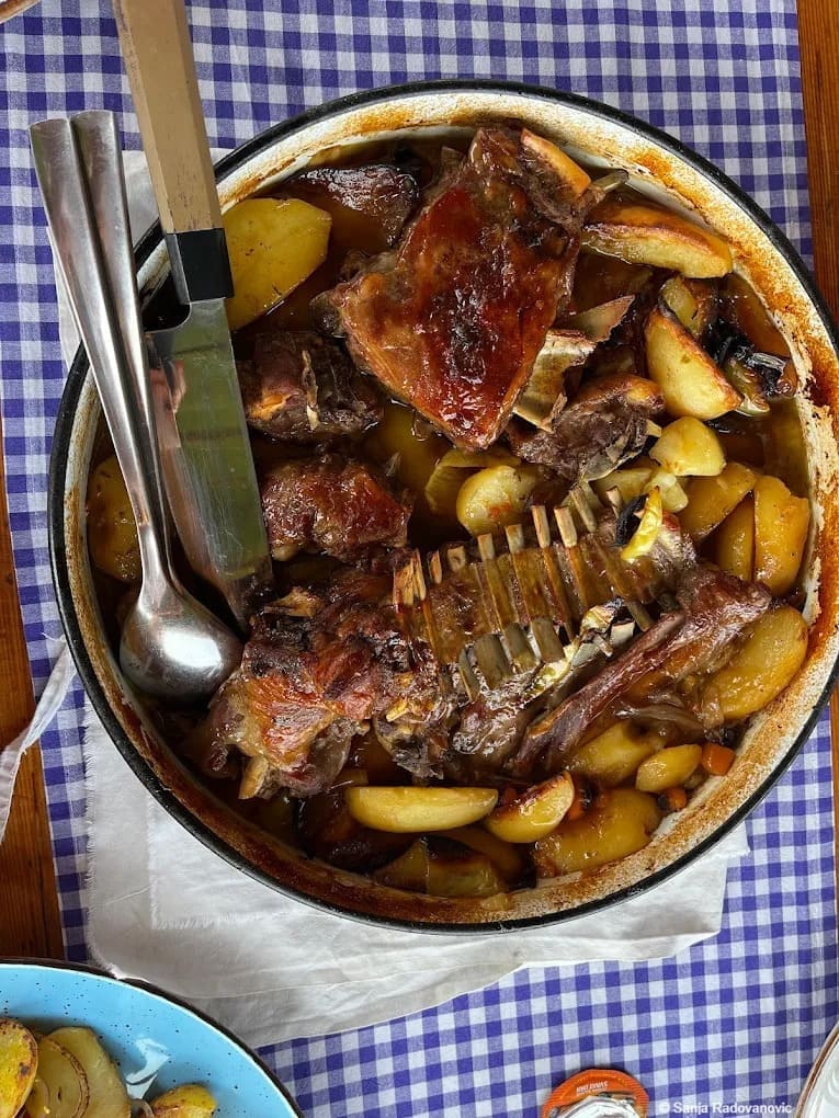 peka agneau konoba težak metajna