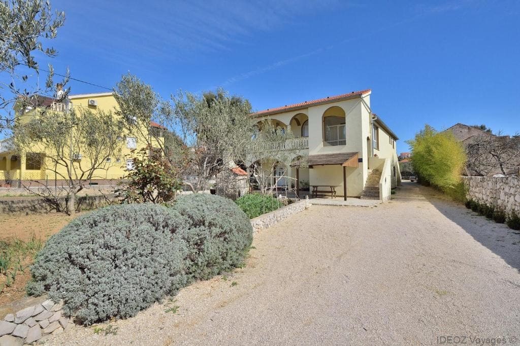 villa yvonne pakostane