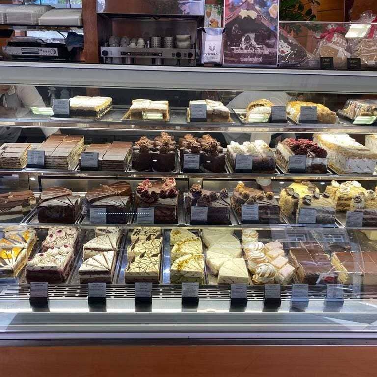 vitrine patisserie vincek zagreb slastičarnica vincek