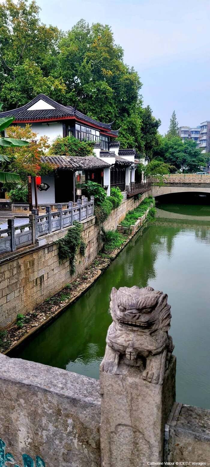 canal dans le quartier historique de nankin