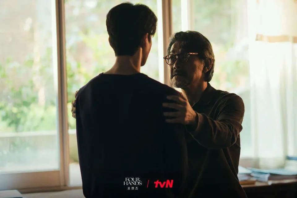 kang seung woon face à son petit fils