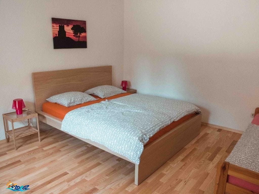 chambre appartement yvonne pakostane