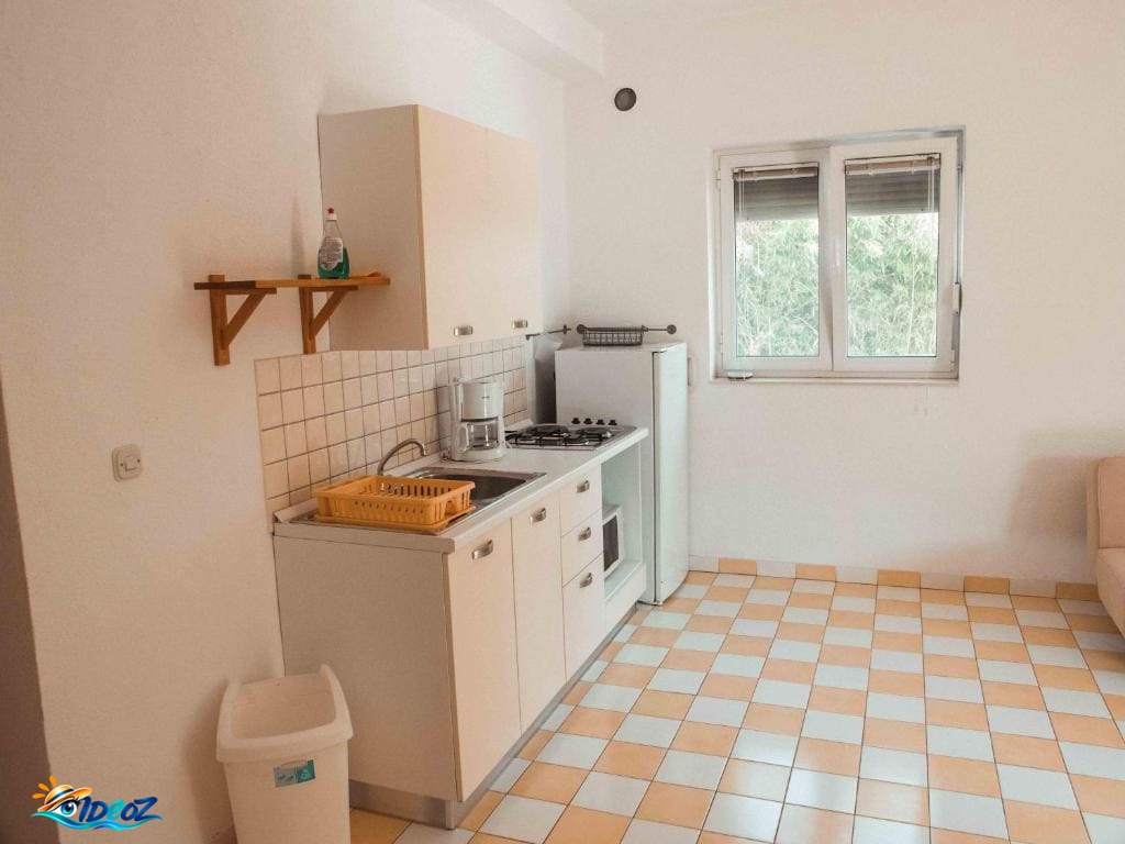 cuisine appartement yvonne pakostane