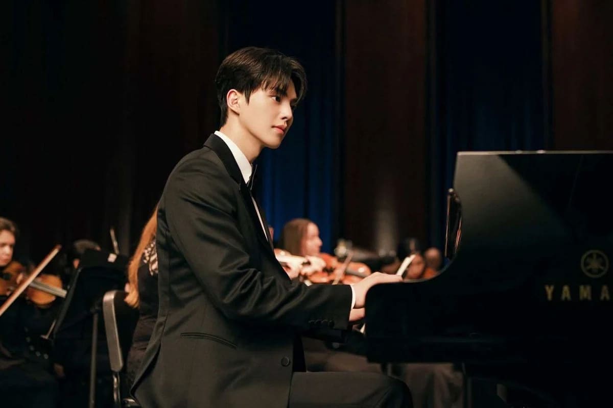 kang pio au piano pendant un concert