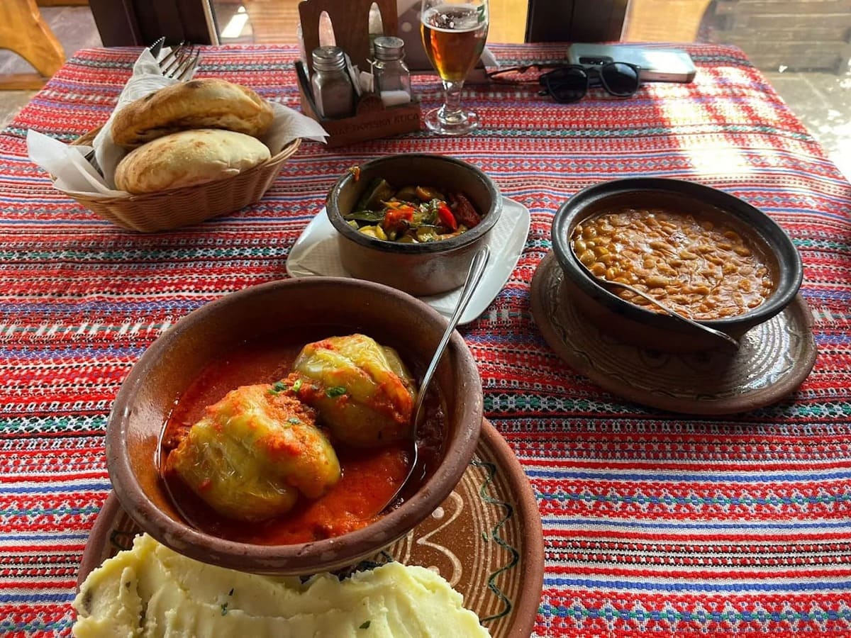 poivrons farcis punjene paprike haricots blancs à la macédonienne makedonska kuca split