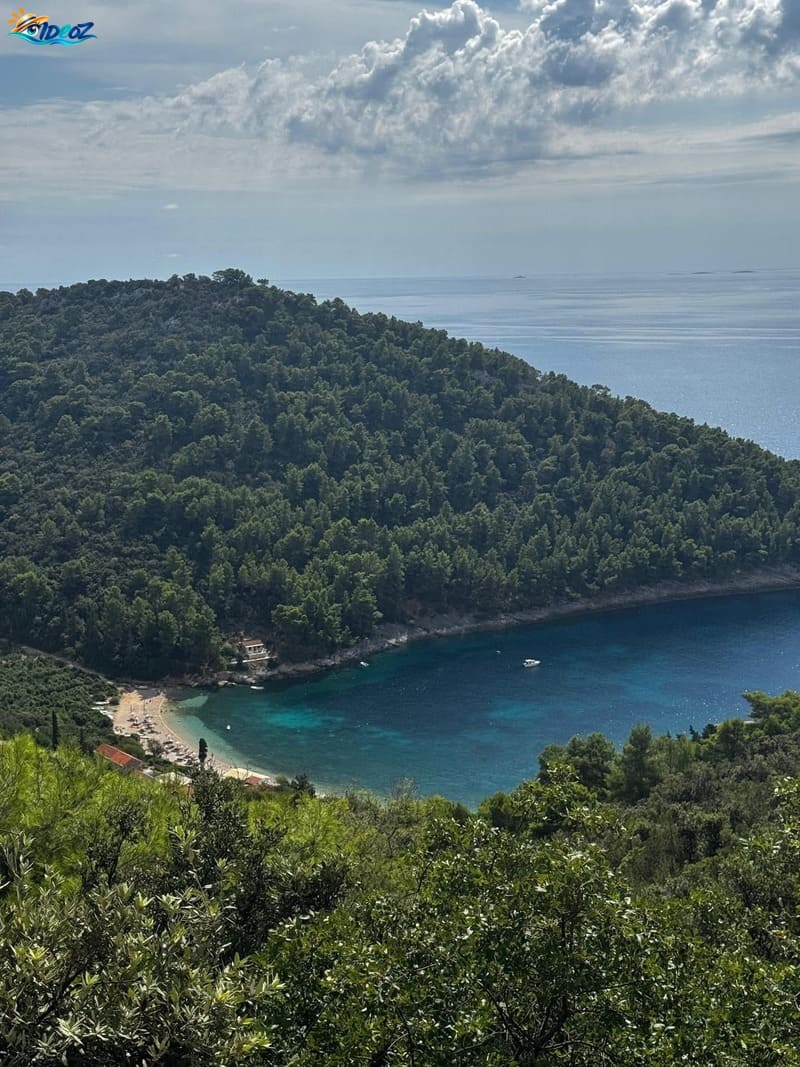 Vue panoramique sur la baie de Pupnatska Luka à Korčula